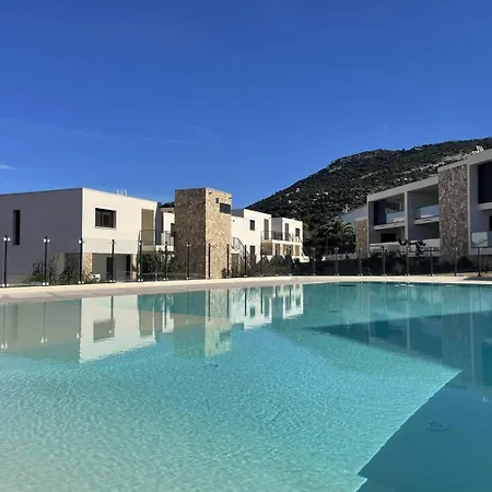 Dans Avec Piscine Calvi