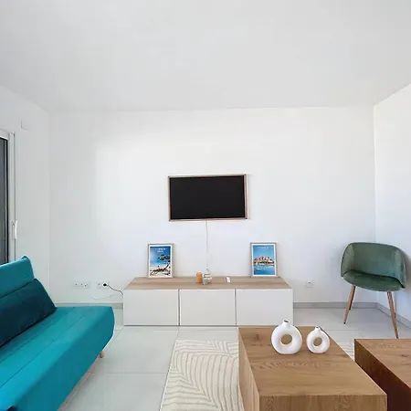 Dans Avec Piscine Apartman