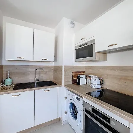 Apartman Dans Avec Piscine