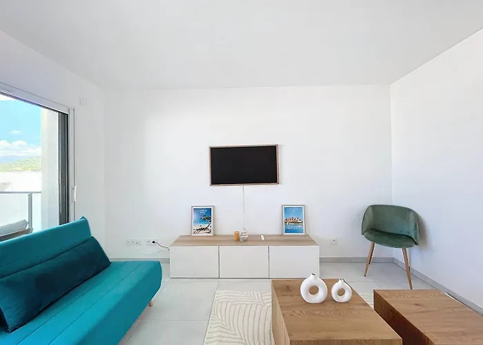 Dans Avec Piscine Apartman